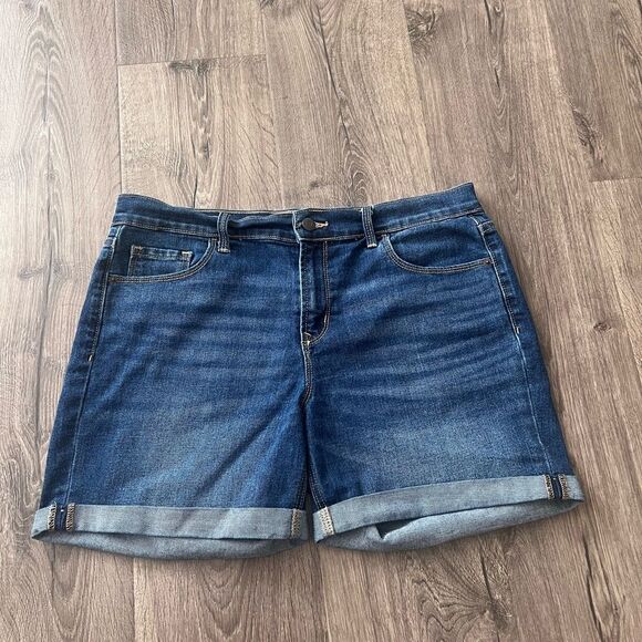 Old Navy Non destructed 5in inseam jean shorts size 12 - Picture 1 of 6